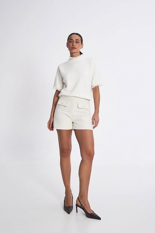 Spodenki wełniane w prążki białe