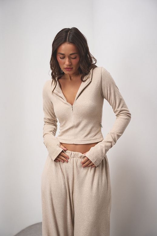 Kombinezon dopasowany z zamkiem ocieplony beżowy