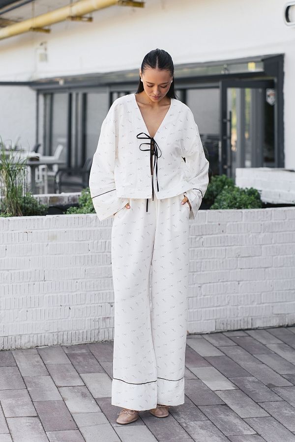 Garnitur biały z czarną lamówką na wiązaniach lam02/07 #RU#  lam02/07 № 2