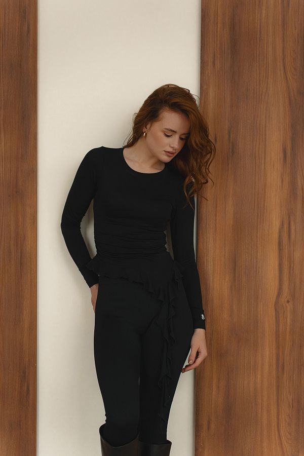 Longsleeve czarny z falbanką long15/14 № 1