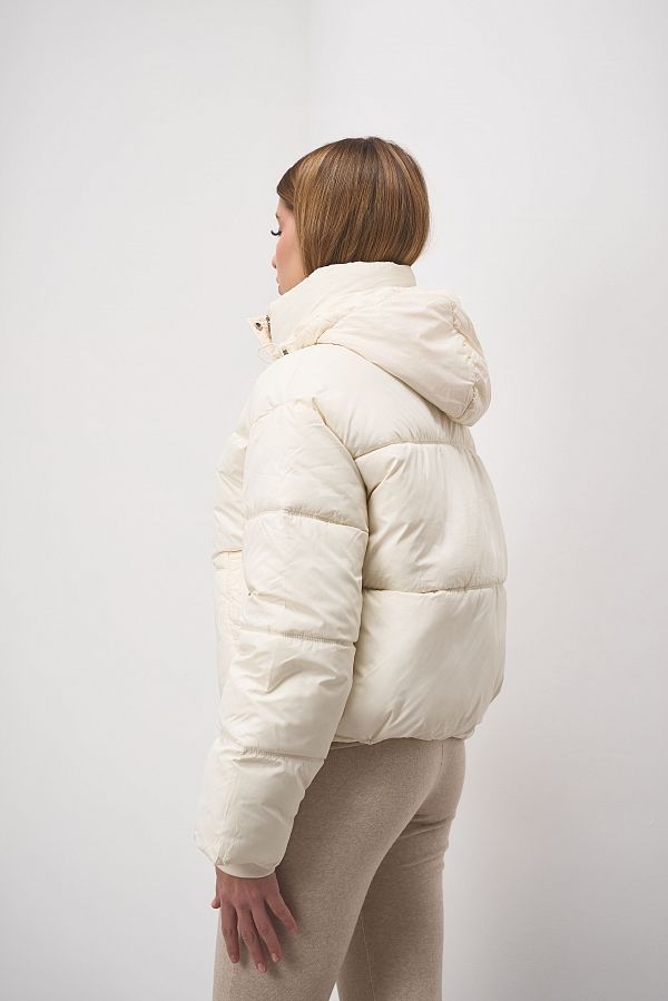 Krótka kurtka puchowa z kapturem mleczna 240909/2 № 2