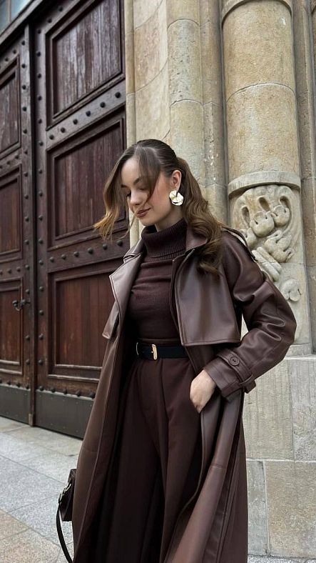 Trencz maxi z eko-skóry na zamszu brązowy