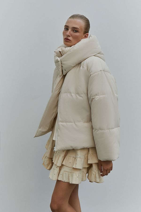 Kurtka przycięta z zamkiem mleczna KR01102 № 2