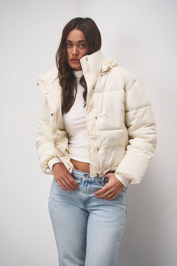 Krótka kurtka puchowa z kapturem mleczna 240909/2 № 4