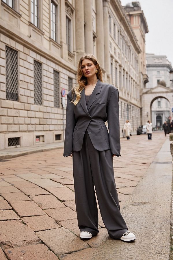 Garnitur o luźnym kroju z wiązaniami na marynarce  szary garn05/04 #RU#  garn05/04 № 6