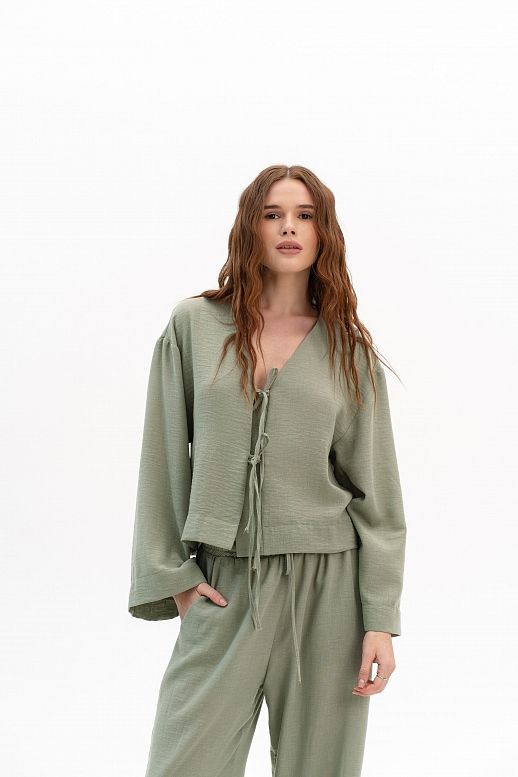 Lniany garnitur z koszulą oversize oliwkowy