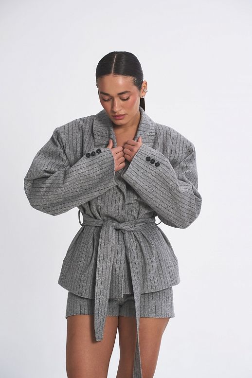 Wełniana marynarka z paskiem szara