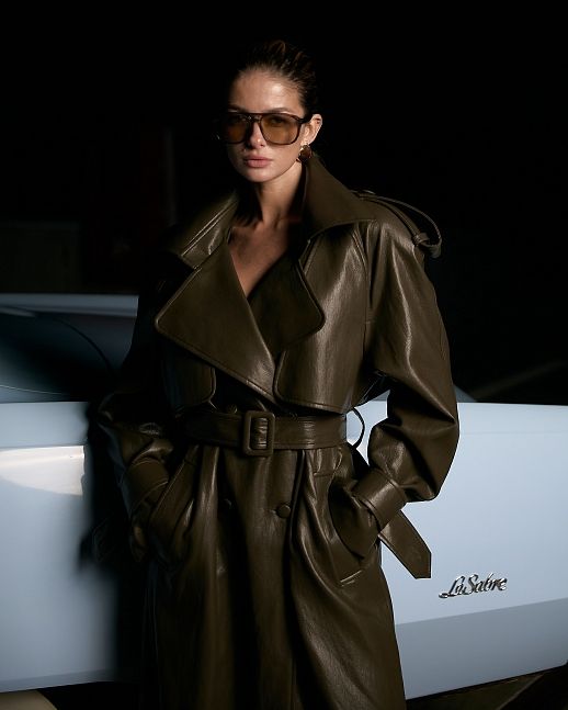Trench maxi z ekologicznej skóry premium w kolorze khaki