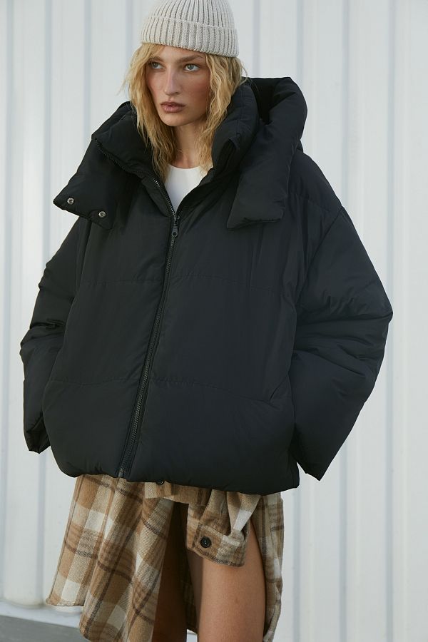 Kurtka przycięta z zamkiem czarna KR01101 № 1