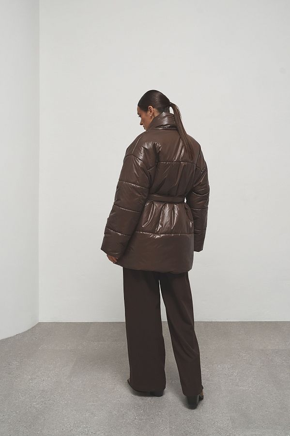 Kurtka puchowa przedłużona z paskiem lakierowana brązowa kurtkapuch17/13 № 3