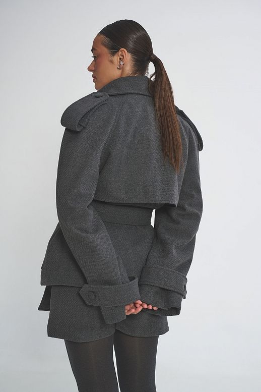 Krótki płaszcz z paskiem szary